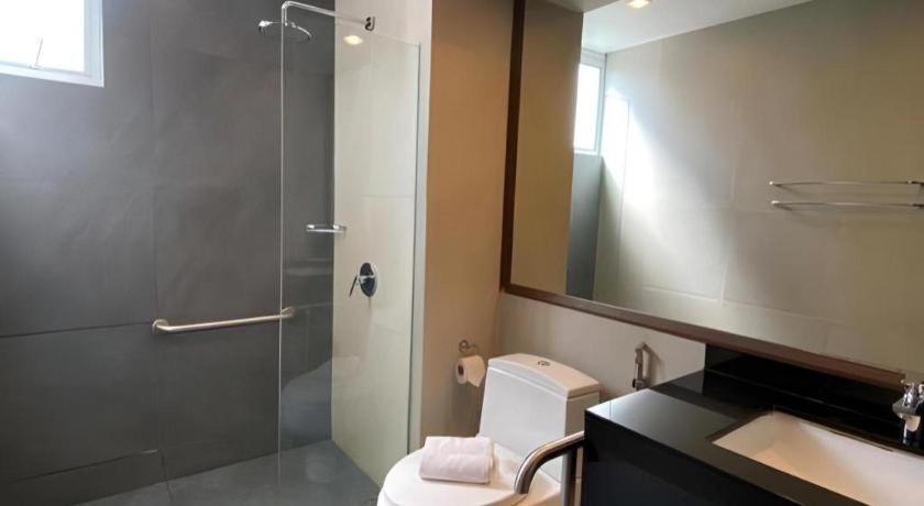 Kemena View Hotel Кучинг Екстериор снимка